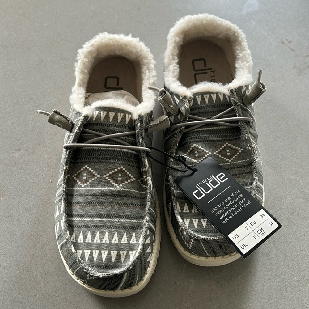 Hey Dude Boho Stripe Grey - Sherpa lined - NWT - Size 7